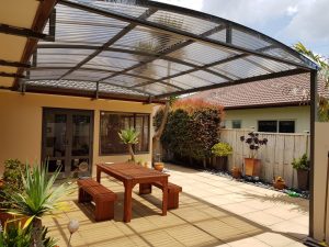 Canopy in the courtyard of a private house made of polycarbonate and other materials (250 PHOTO IDEAS) - Beautiful view, convenience and practicality