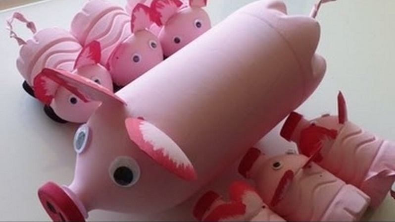 plastic bottle pigs