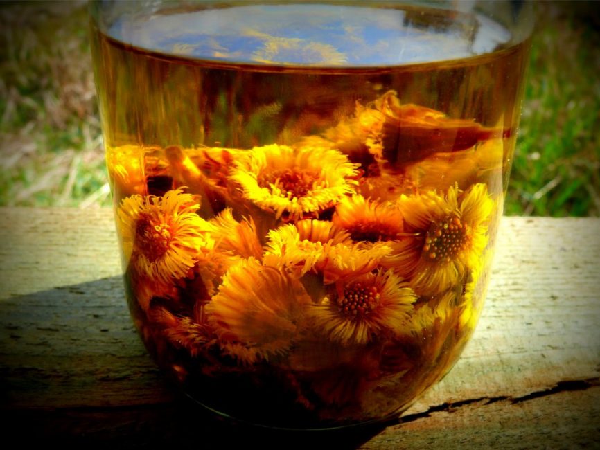 Preparazione dell'infuso dai fiori