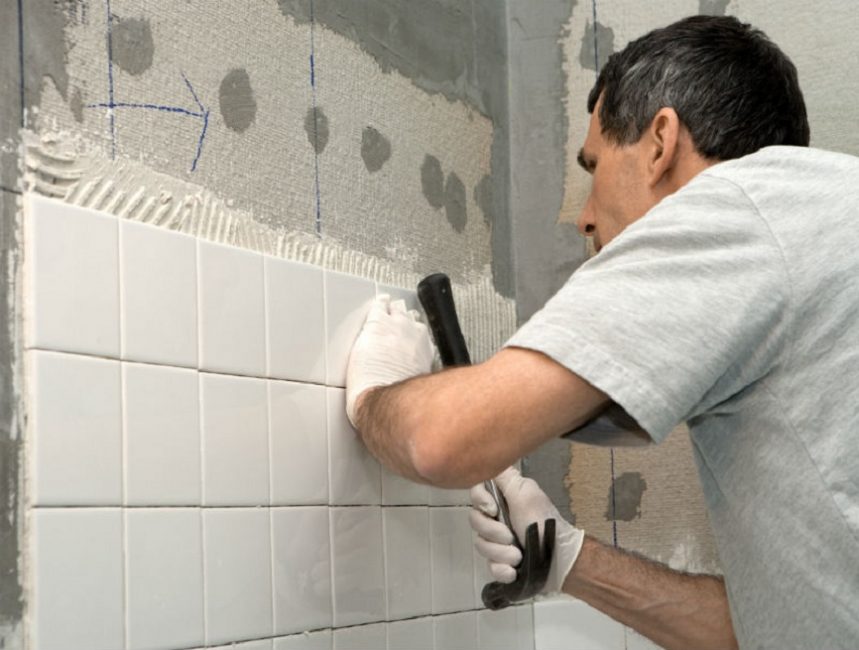 Carrelage dans la salle de bain